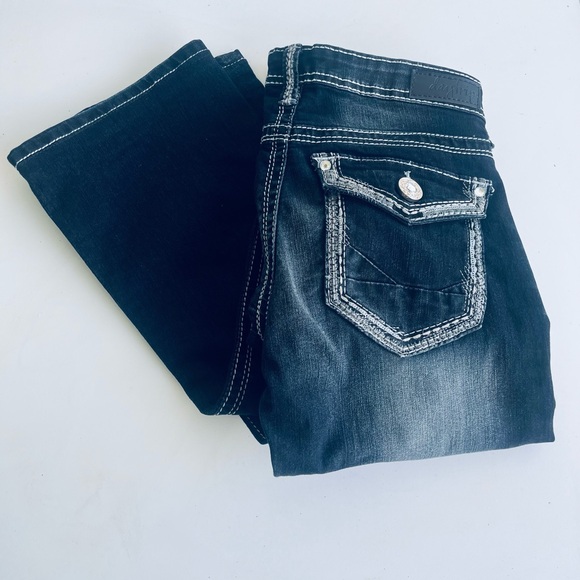 DAYTRIP Authentic Leo Bootcut Jeans - Picture 2 of 15